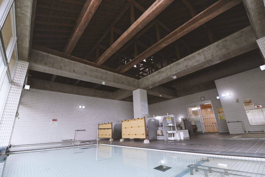 ドラマ『ホットスポット』のロケ地になった芭蕉 月待ちの湯の大浴場