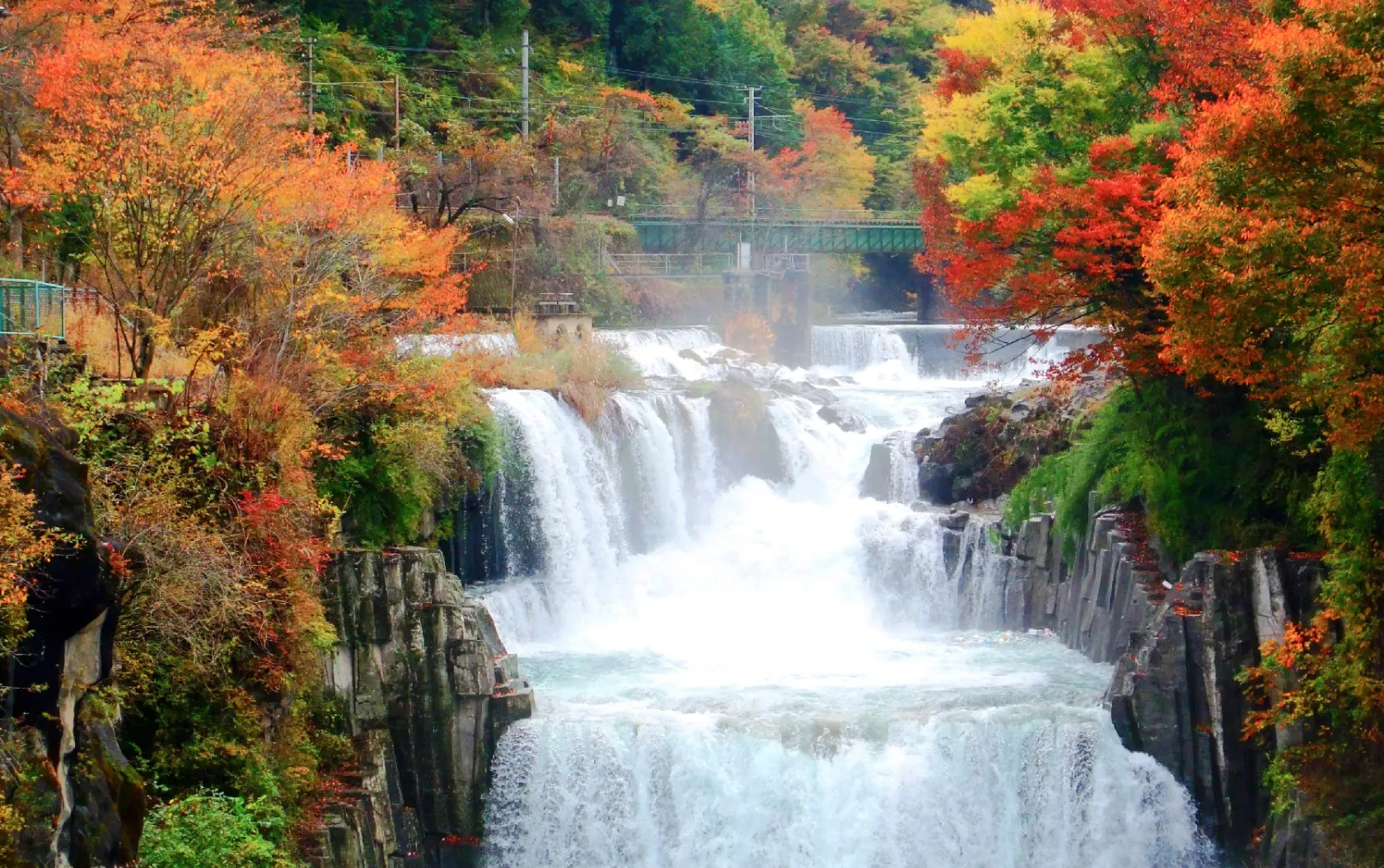 田原の滝（紅葉）